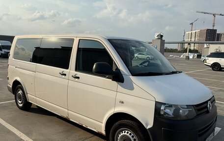 Volkswagen Transporter T5 рестайлинг, 2015 год, 1 900 000 рублей, 2 фотография