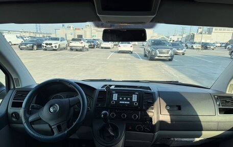 Volkswagen Transporter T5 рестайлинг, 2015 год, 1 900 000 рублей, 12 фотография