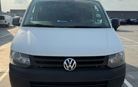 Volkswagen Transporter T5 рестайлинг, 2015 год, 1 900 000 рублей, 7 фотография
