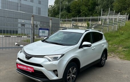 Toyota RAV4, 2018 год, 2 750 000 рублей, 2 фотография