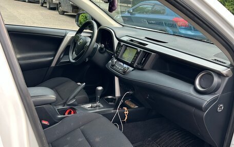 Toyota RAV4, 2018 год, 2 750 000 рублей, 9 фотография