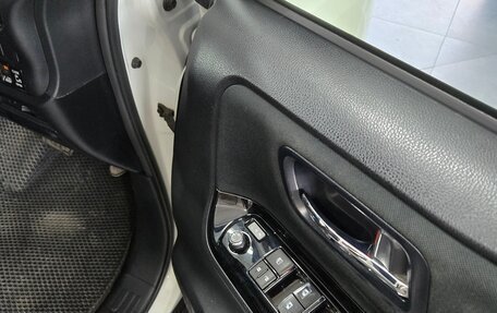 Toyota Voxy III, 2019 год, 2 250 000 рублей, 16 фотография
