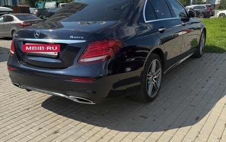 Mercedes-Benz E-Класс, 2019 год, 4 000 000 рублей, 5 фотография