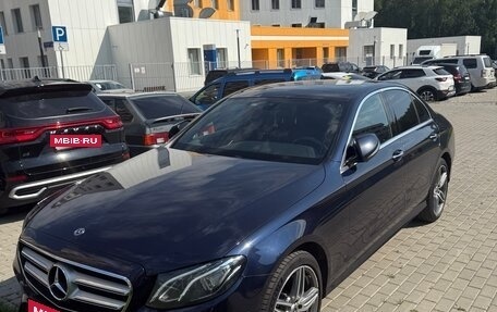 Mercedes-Benz E-Класс, 2019 год, 4 000 000 рублей, 3 фотография