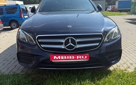 Mercedes-Benz E-Класс, 2019 год, 4 000 000 рублей, 2 фотография