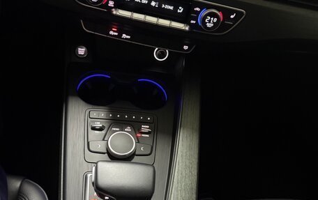 Audi A4, 2019 год, 2 200 000 рублей, 4 фотография
