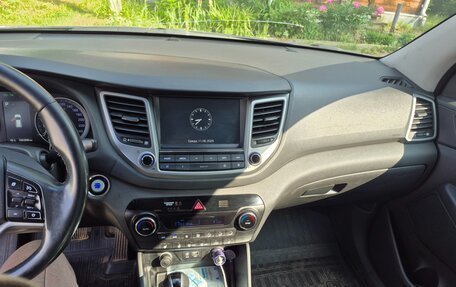 Hyundai Tucson III, 2017 год, 1 880 000 рублей, 3 фотография