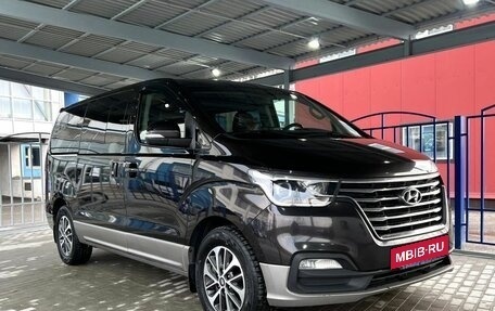 Hyundai Grand Starex Grand Starex I рестайлинг 2, 2018 год, 3 599 000 рублей, 7 фотография