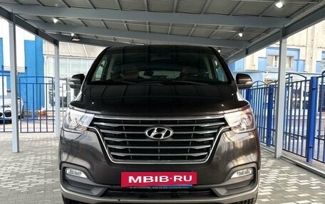 Hyundai Grand Starex Grand Starex I рестайлинг 2, 2018 год, 3 599 000 рублей, 8 фотография