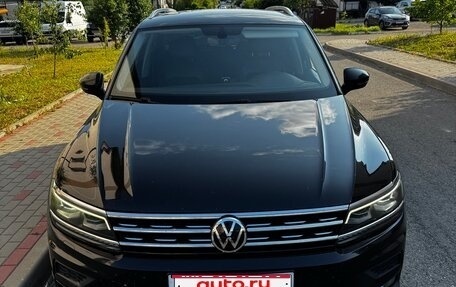 Volkswagen Tiguan II, 2018 год, 2 850 000 рублей, 1 фотография