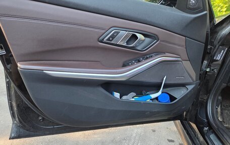 BMW 3 серия, 2019 год, 4 200 000 рублей, 18 фотография