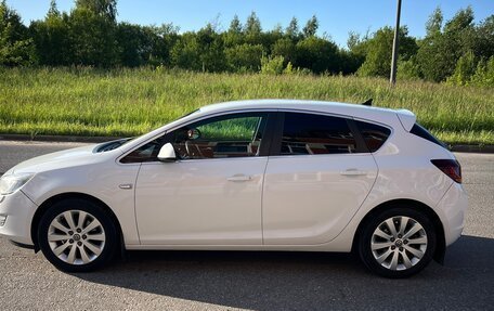 Opel Astra J, 2011 год, 740 000 рублей, 3 фотография