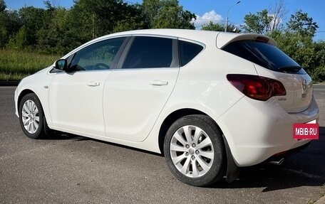 Opel Astra J, 2011 год, 740 000 рублей, 6 фотография