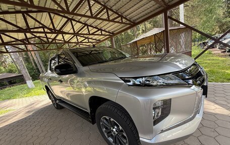 Mitsubishi L200 IV рестайлинг, 2023 год, 4 650 000 рублей, 2 фотография