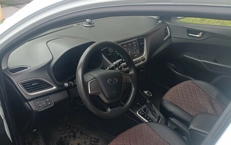 Hyundai Solaris II рестайлинг, 2018 год, 850 000 рублей, 4 фотография
