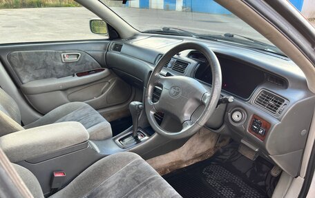 Toyota Camry, 1985 год, 390 000 рублей, 7 фотография