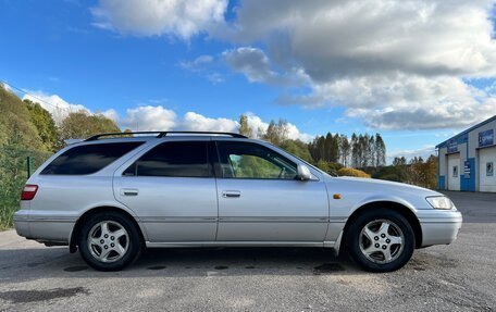 Toyota Camry, 1985 год, 390 000 рублей, 9 фотография