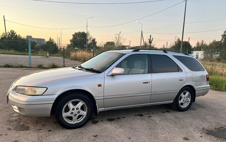 Toyota Camry, 1985 год, 390 000 рублей, 15 фотография