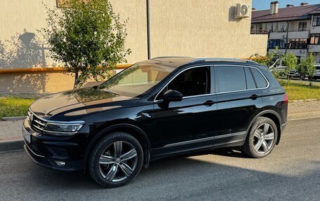 Volkswagen Tiguan II, 2018 год, 2 850 000 рублей, 2 фотография