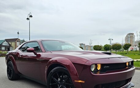 Dodge Challenger III рестайлинг 2, 2019 год, 3 600 000 рублей, 2 фотография