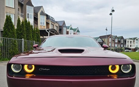 Dodge Challenger III рестайлинг 2, 2019 год, 3 600 000 рублей, 3 фотография