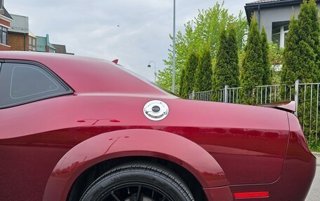 Dodge Challenger III рестайлинг 2, 2019 год, 3 600 000 рублей, 8 фотография