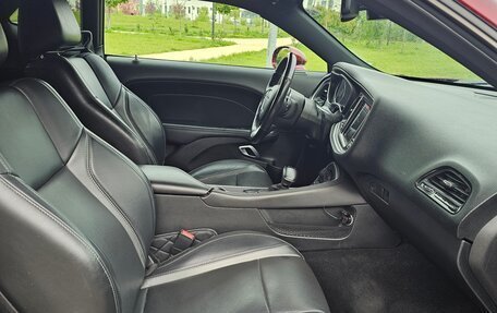 Dodge Challenger III рестайлинг 2, 2019 год, 3 600 000 рублей, 24 фотография