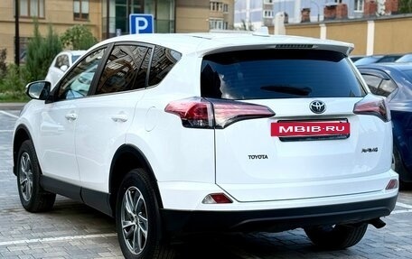 Toyota RAV4, 2018 год, 2 650 000 рублей, 4 фотография