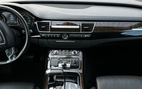 Audi A8, 2015 год, 3 000 000 рублей, 10 фотография