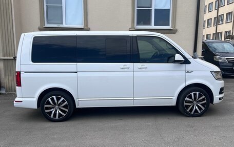 Volkswagen Multivan T6 рестайлинг, 2015 год, 4 000 000 рублей, 7 фотография