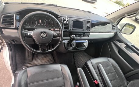Volkswagen Multivan T6 рестайлинг, 2015 год, 4 000 000 рублей, 15 фотография