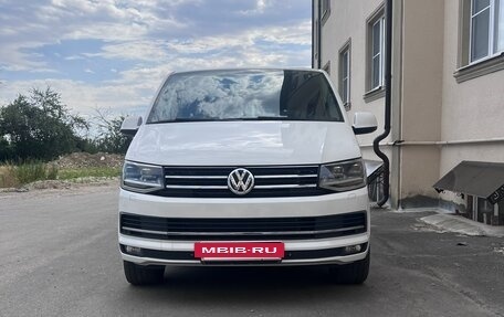 Volkswagen Multivan T6 рестайлинг, 2015 год, 4 000 000 рублей, 6 фотография