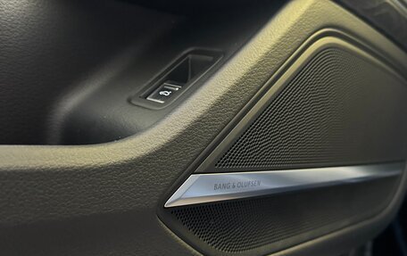 Audi A8, 2022 год, 10 000 000 рублей, 13 фотография