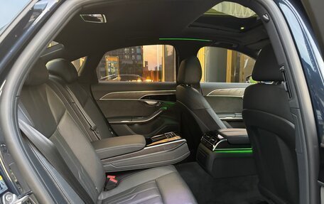 Audi A8, 2022 год, 10 000 000 рублей, 17 фотография