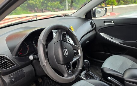 Hyundai Solaris II рестайлинг, 2015 год, 990 000 рублей, 5 фотография