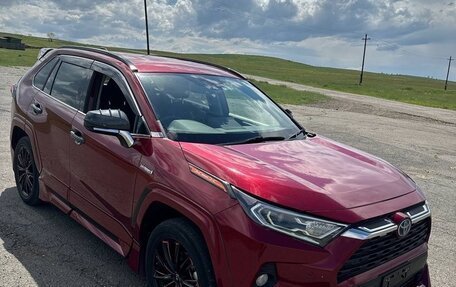 Toyota RAV4, 2020 год, 3 196 000 рублей, 2 фотография
