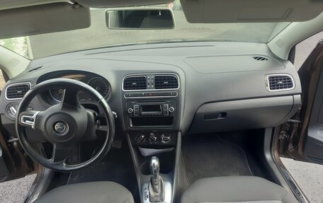 Volkswagen Polo VI (EU Market), 2011 год, 730 000 рублей, 2 фотография