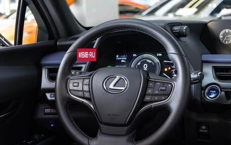 Lexus UX I, 2021 год, 2 420 000 рублей, 16 фотография