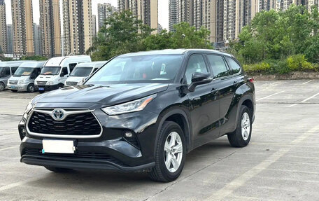 Toyota Highlander, 2024 год, 3 239 000 рублей, 1 фотография