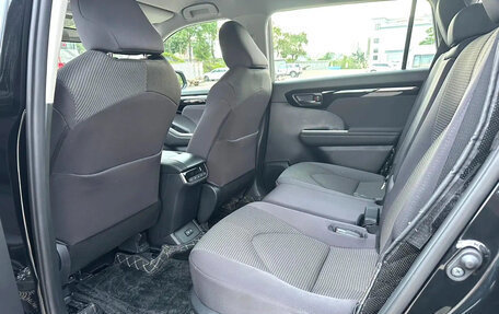 Toyota Highlander, 2024 год, 3 239 000 рублей, 5 фотография