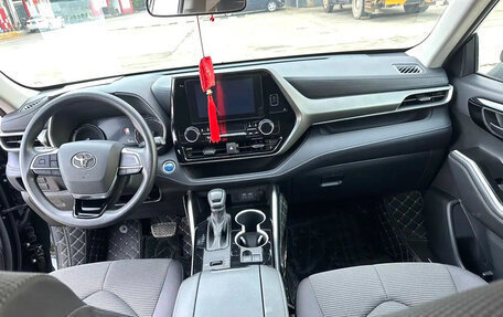 Toyota Highlander, 2024 год, 3 239 000 рублей, 4 фотография