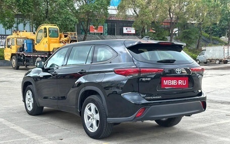 Toyota Highlander, 2024 год, 3 239 000 рублей, 2 фотография