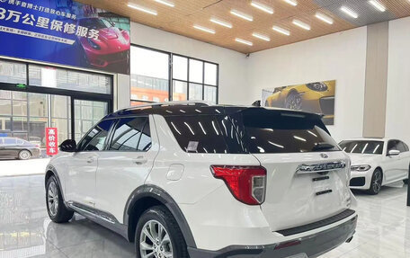 Ford Explorer VI, 2022 год, 3 436 000 рублей, 2 фотография
