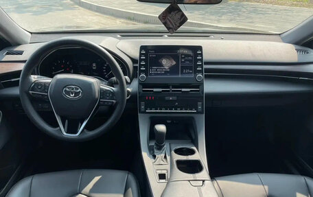 Toyota Avalon, 2022 год, 2 294 000 рублей, 3 фотография