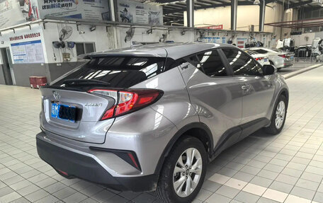 Toyota C-HR I рестайлинг, 2022 год, 1 952 000 рублей, 2 фотография