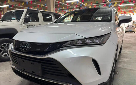 Toyota Harrier, 2025 год, 3 080 000 рублей, 4 фотография