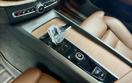 Volvo XC60 II, 2022 год, 3 728 000 рублей, 6 фотография