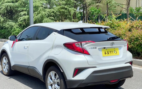 Toyota C-HR I рестайлинг, 2024 год, 2 207 000 рублей, 2 фотография