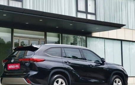 Toyota Highlander, 2024 год, 4 383 000 рублей, 2 фотография
