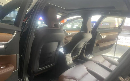 Volvo S90 II рестайлинг, 2022 год, 3 632 000 рублей, 5 фотография